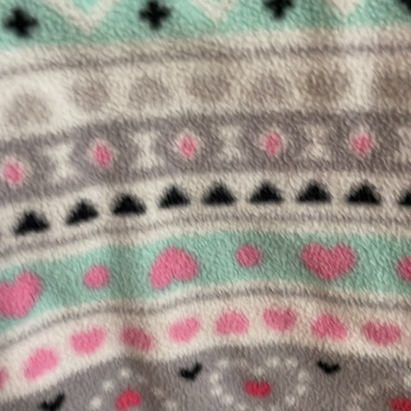 Girls pajama set by Carter’s, size 5T. Bundle and save, or make offers! - Picture 4 of 4